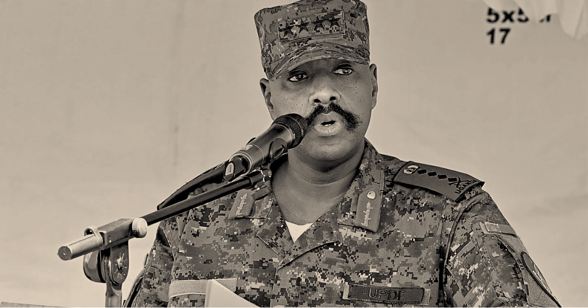 El jefe del Ejército de Uganda advierte: “Si intentan destruir a Israel, estaremos de su lado”